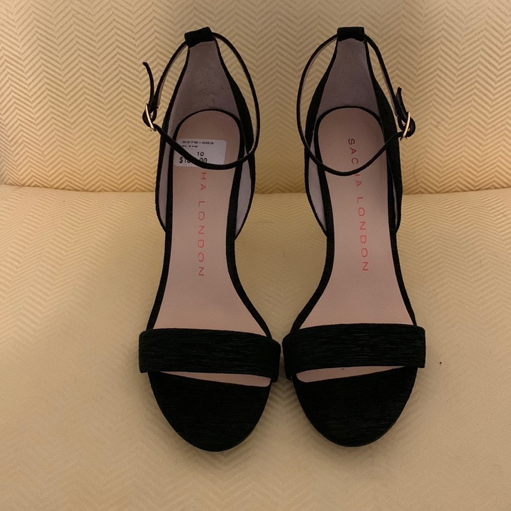 NWT Sacha London heels